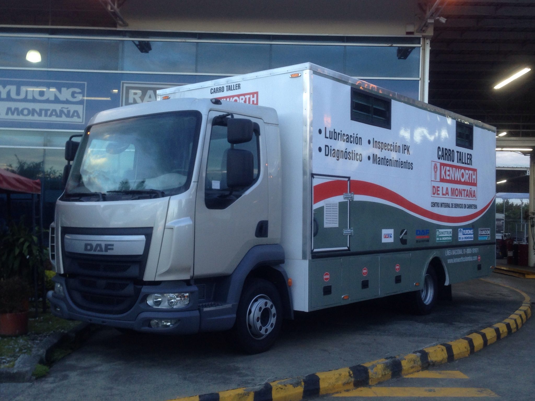 CARRO TALLER